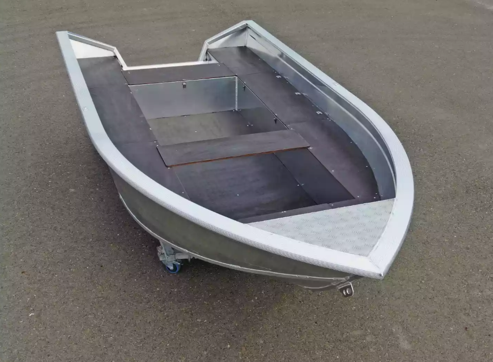 Алюминиевая лодка  Неман-420 в Ухте