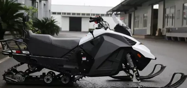 Снегоход ULAR 220 в Ухте