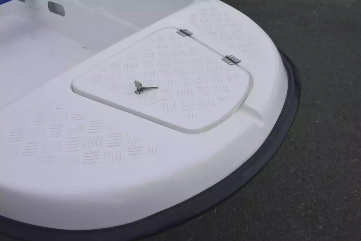 Стеклопластиковая лодка Пингвин New (тримаран) в Ухте