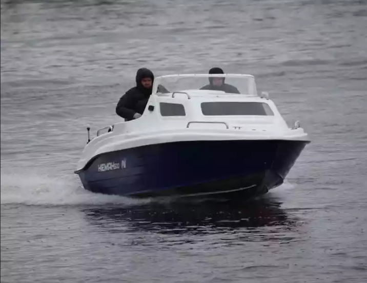 Комбинированный катер Neman-500 с каютой в Ухте