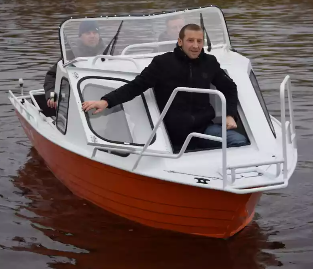 Алюминиевый катер Неман-500 (каютный) в Ухте