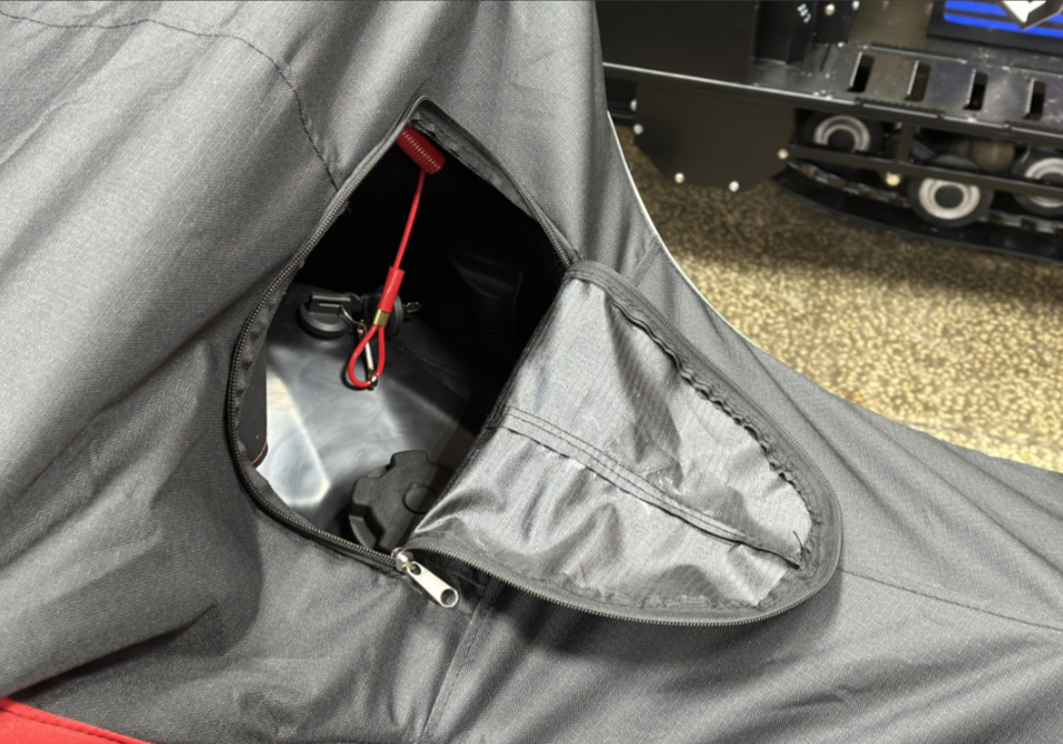 Чехол транспорт. снегохода IKUDZO HUNTER черно-красный Оксфорд ПРЕМИУМ качества с лого IKUDZO в Ухте