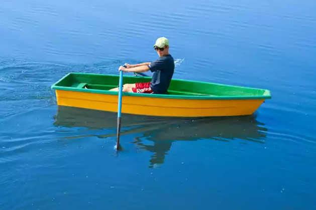 Стеклопластиковая лодка Малютка в Ухте