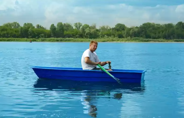 Стеклопластиковая лодка Малютка в Ухте