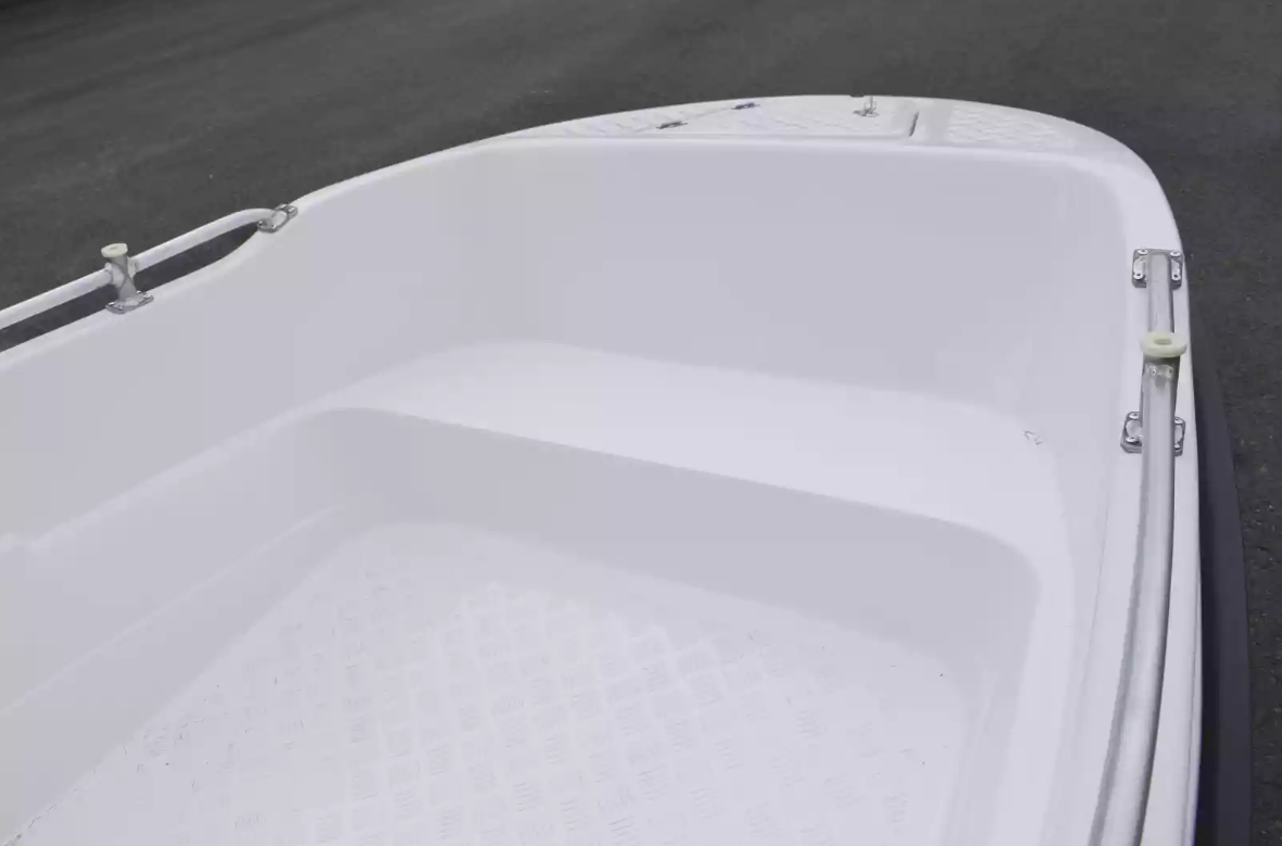 Стеклопластиковая лодка Пингвин New (тримаран) в Ухте