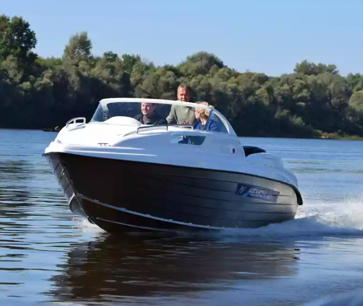 Комбинированный катер Neman-550 с каютой в Ухте