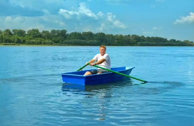 Стеклопластиковая лодка Малютка в Ухте