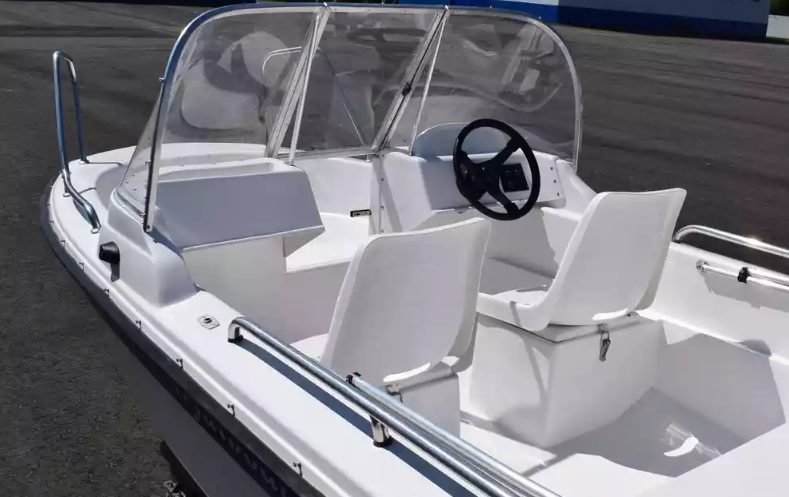 Стеклопластиковый катер Wyatboat-430 DC (тримаран) в Ухте