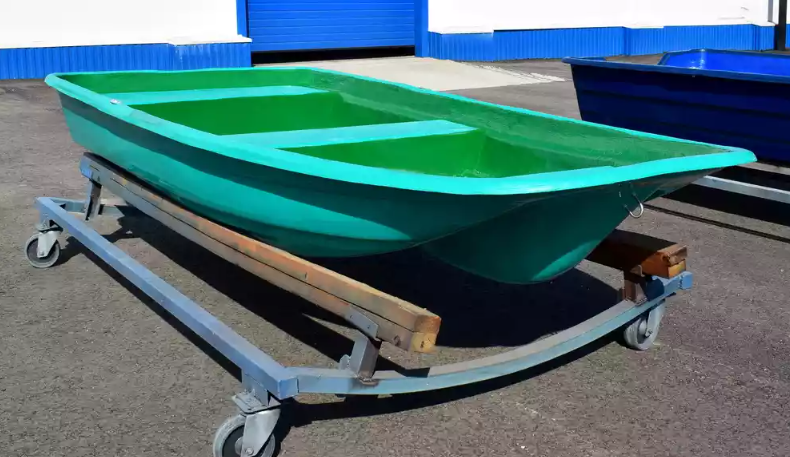 Стеклопластиковая лодка Старт (тримаран) в Ухте