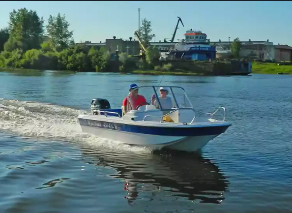 Стеклопластиковый катер Wyatboat-430 DC (тримаран) в Ухте