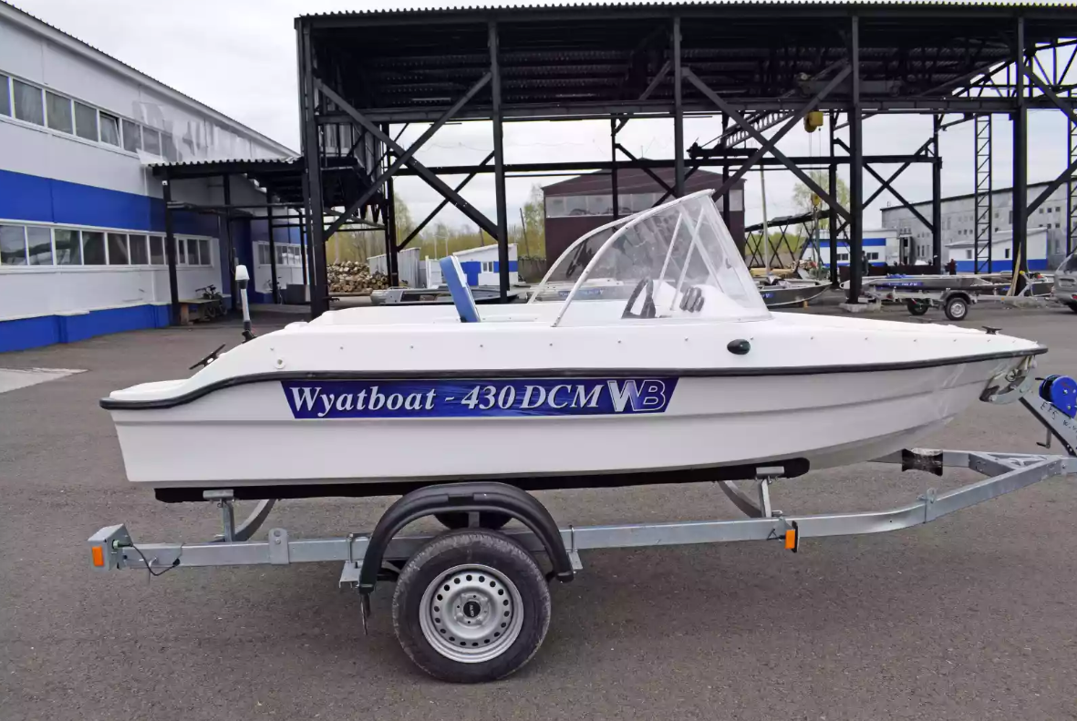 Стеклопластиковый катер Wyatboat-430DCМ (килевая) в Ухте