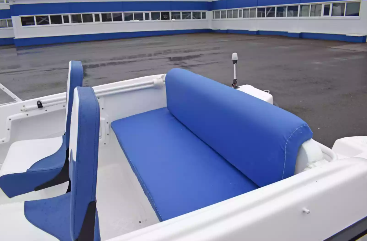 Стеклопластиковый катер Wyatboat-430DCМ (килевая) в Ухте