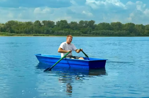 Стеклопластиковая лодка Малютка в Ухте