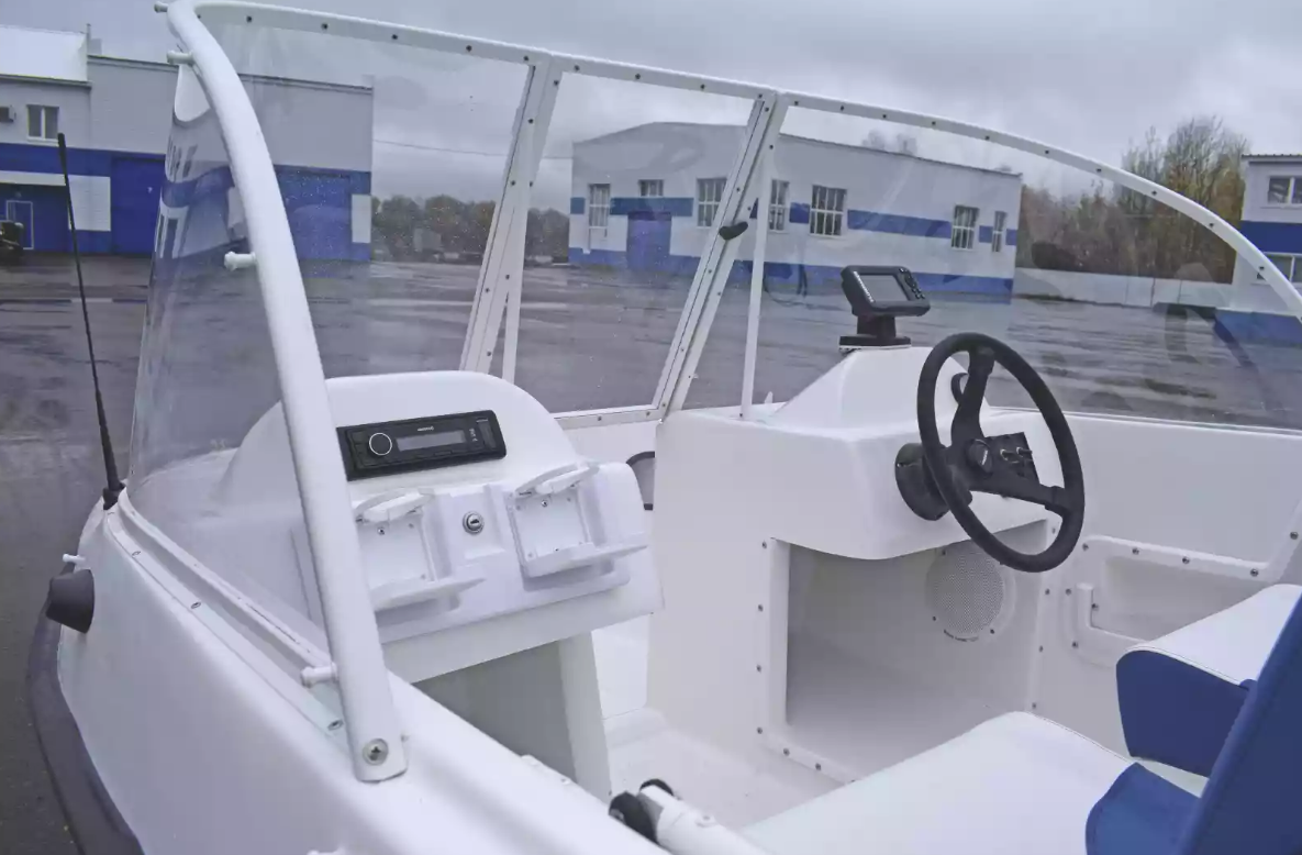 Стеклопластиковый катер Wyatboat-430DCМ (килевая) в Ухте