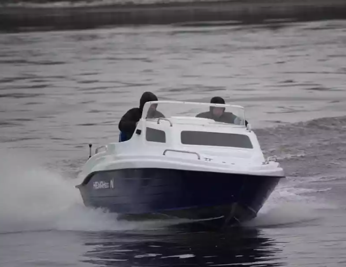 Комбинированный катер Neman-500 с каютой в Ухте