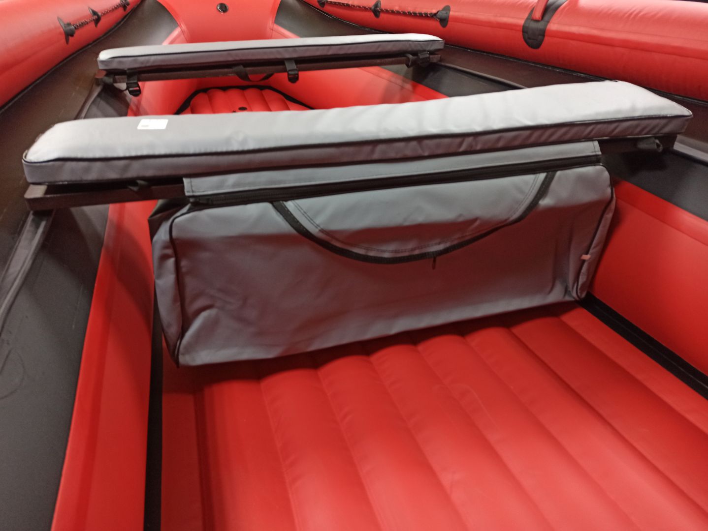 КОМПЛЕКТ МЯГКИХ НАКЛАДОК С СУМКОЙ ДЛЯ ЛОДОК 90Х20 СЕРЫЙ в Ухте