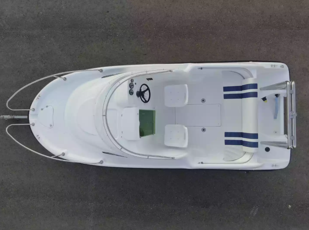 Комбинированный катер Neman-530 с каютой в Ухте