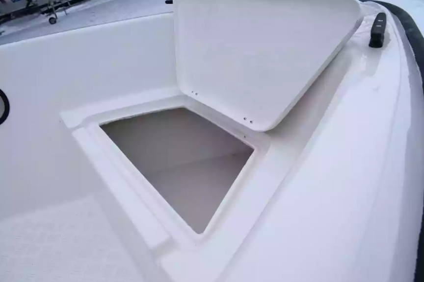 Стеклопластиковый катер Wyatboat-430DCМ (килевая) в Ухте