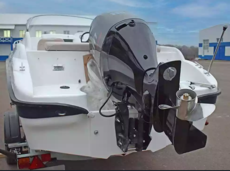 Стеклопластиковый катер Neman-530 с каютой в Ухте