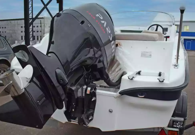 Стеклопластиковый катер Neman-530 с каютой в Ухте