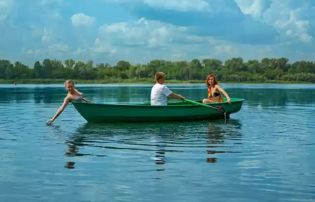 Стеклопластиковая Лодка Голавль в Ухте