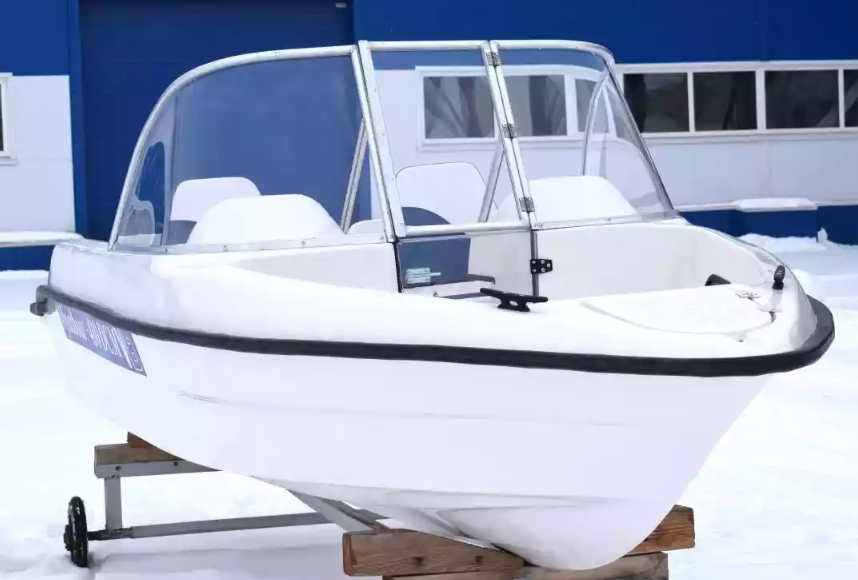 Стеклопластиковый катер Wyatboat-430DCМ (килевая) в Ухте