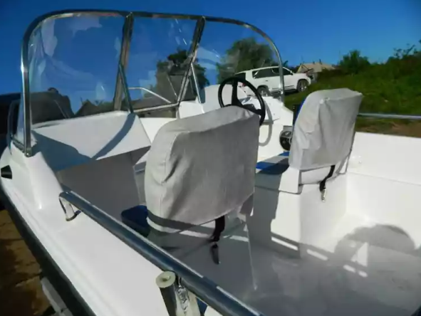 Стеклопластиковый катер Wyatboat-430 DC (тримаран) в Ухте