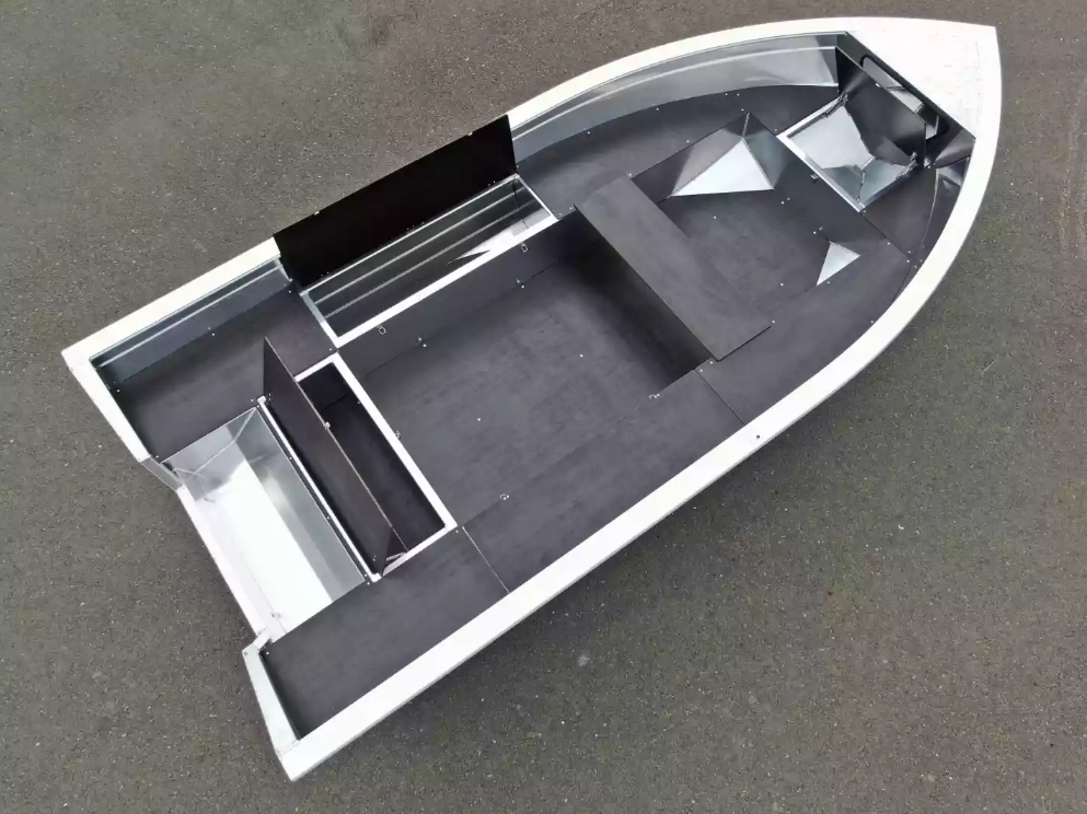 Алюминиевая лодка  Неман-420 в Ухте