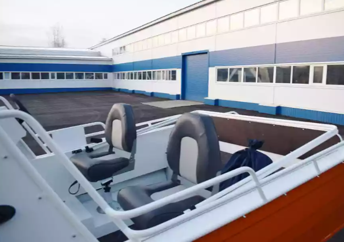 Алюминиевый катер Неман-500 (каютный) в Ухте