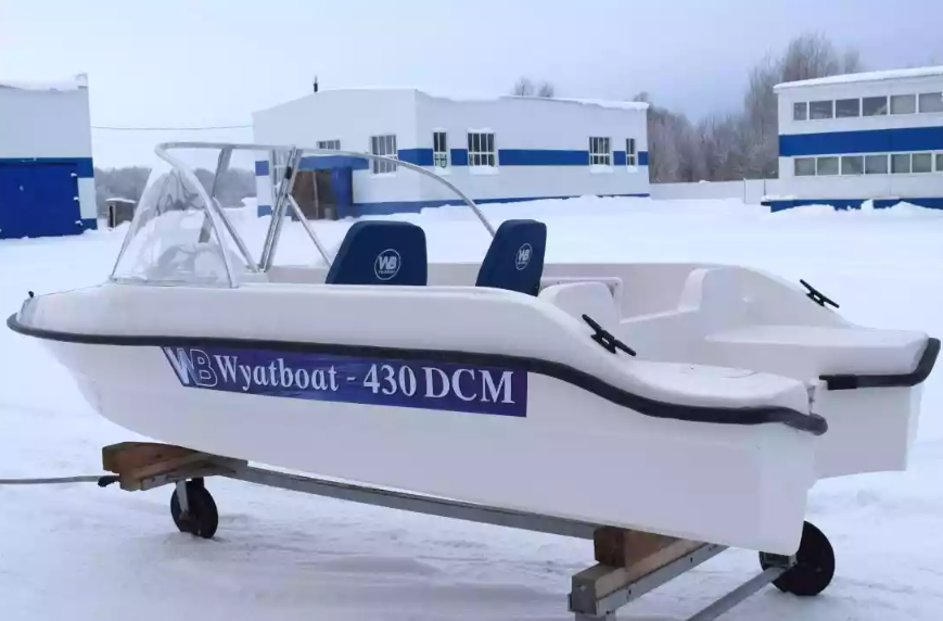 Стеклопластиковый катер Wyatboat-430DCМ (килевая) в Ухте