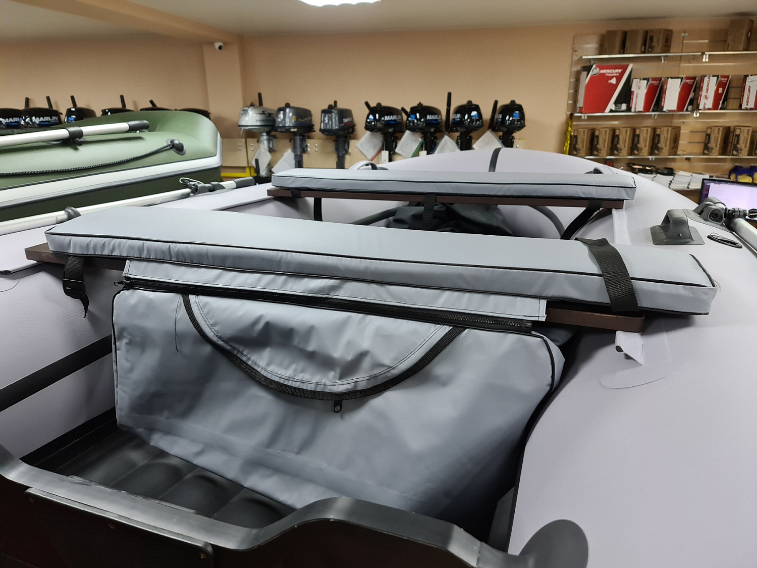 КОМПЛЕКТ МЯГКИХ НАКЛАДОК С СУМКОЙ ДЛЯ ЛОДОК 90Х20 СЕРЫЙ в Ухте