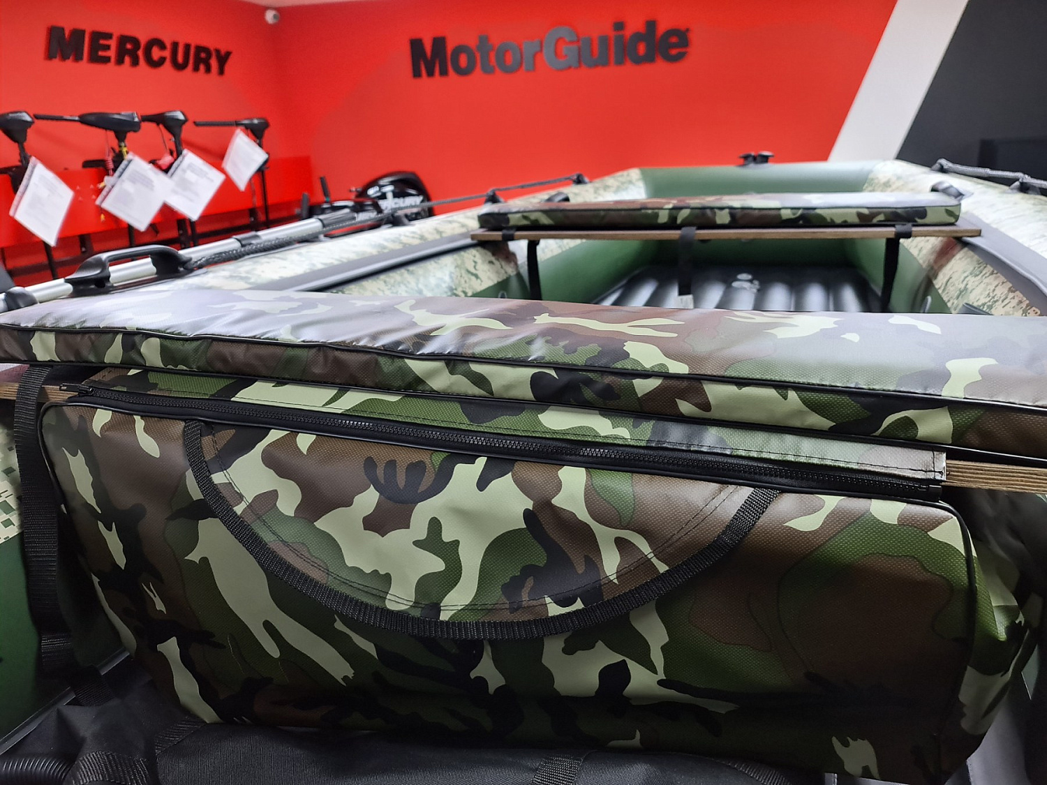 КОМПЛЕКТ МЯГКИХ НАКЛАДОК С СУМКОЙ ДЛЯ ЛОДОК 105Х20 КАМУФЛЯЖ в Ухте